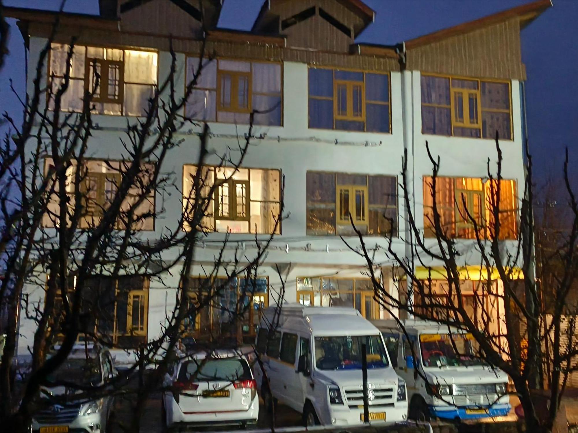Hotel Gulmarg Residency, Kunzer Gulmarg Exterior photo