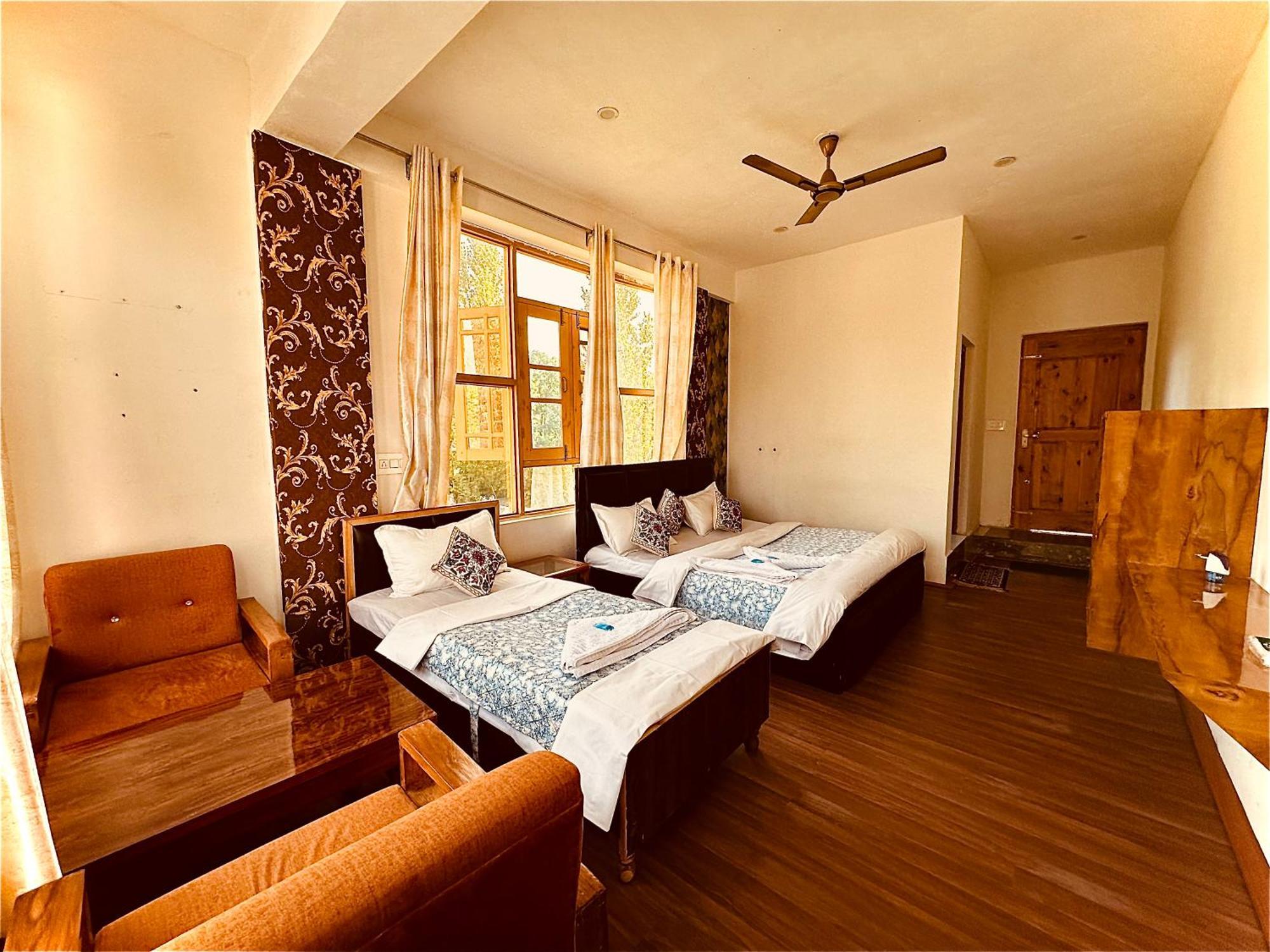 Hotel Gulmarg Residency, Kunzer Gulmarg Exterior photo