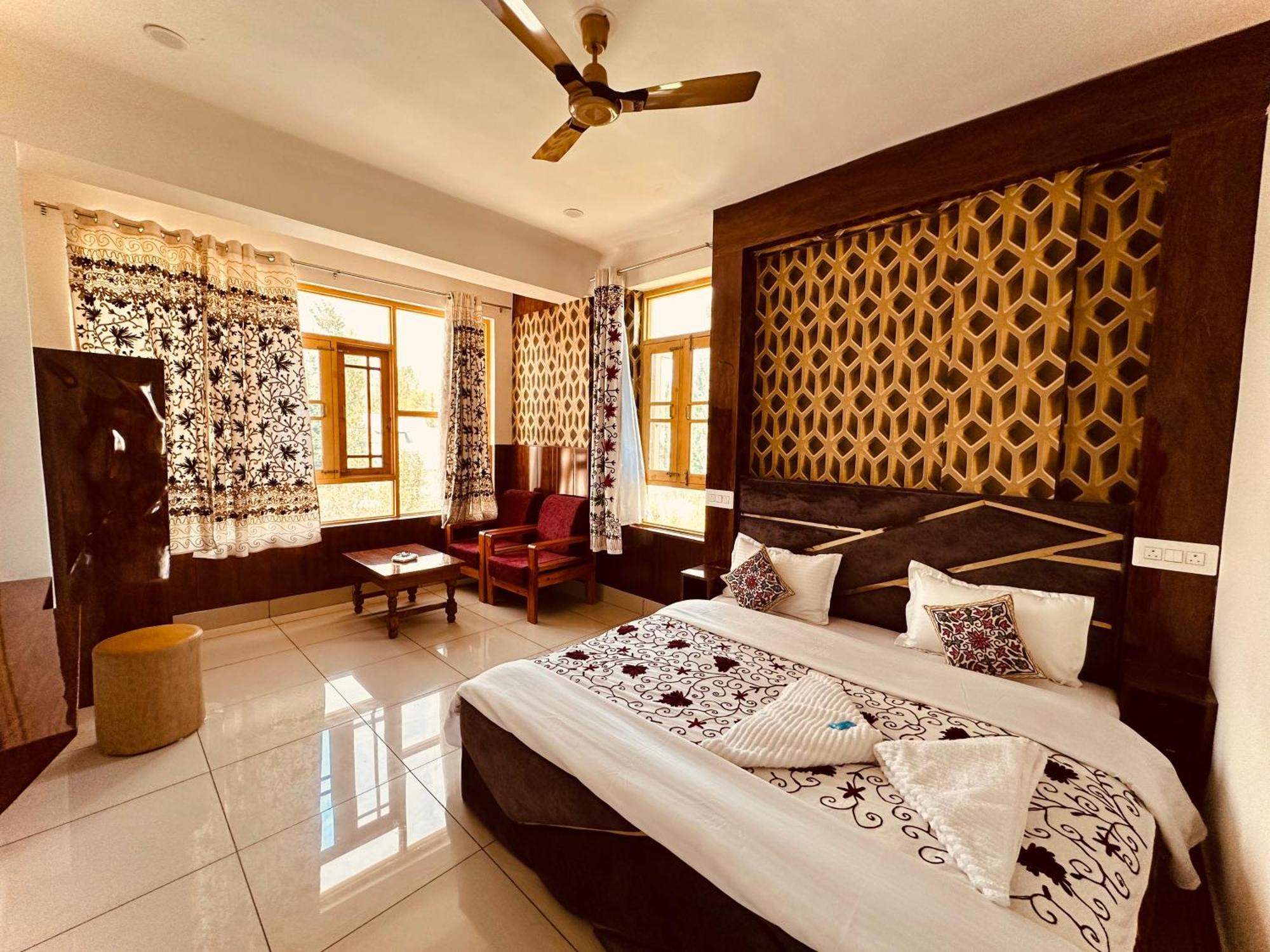 Hotel Gulmarg Residency, Kunzer Gulmarg Exterior photo